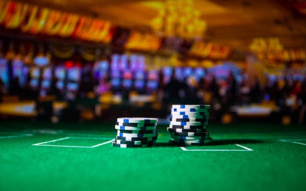 meriah4 app showing Evolution Gaming table lobby and live-dealer stream